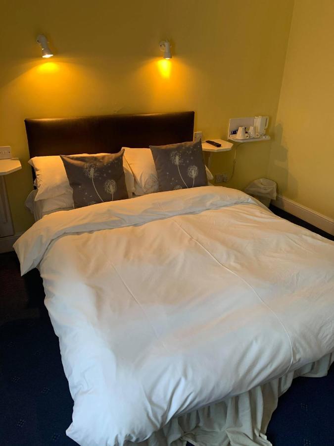 Ye Olde White Harte Hotel Burnham-on-Crouch Room photo