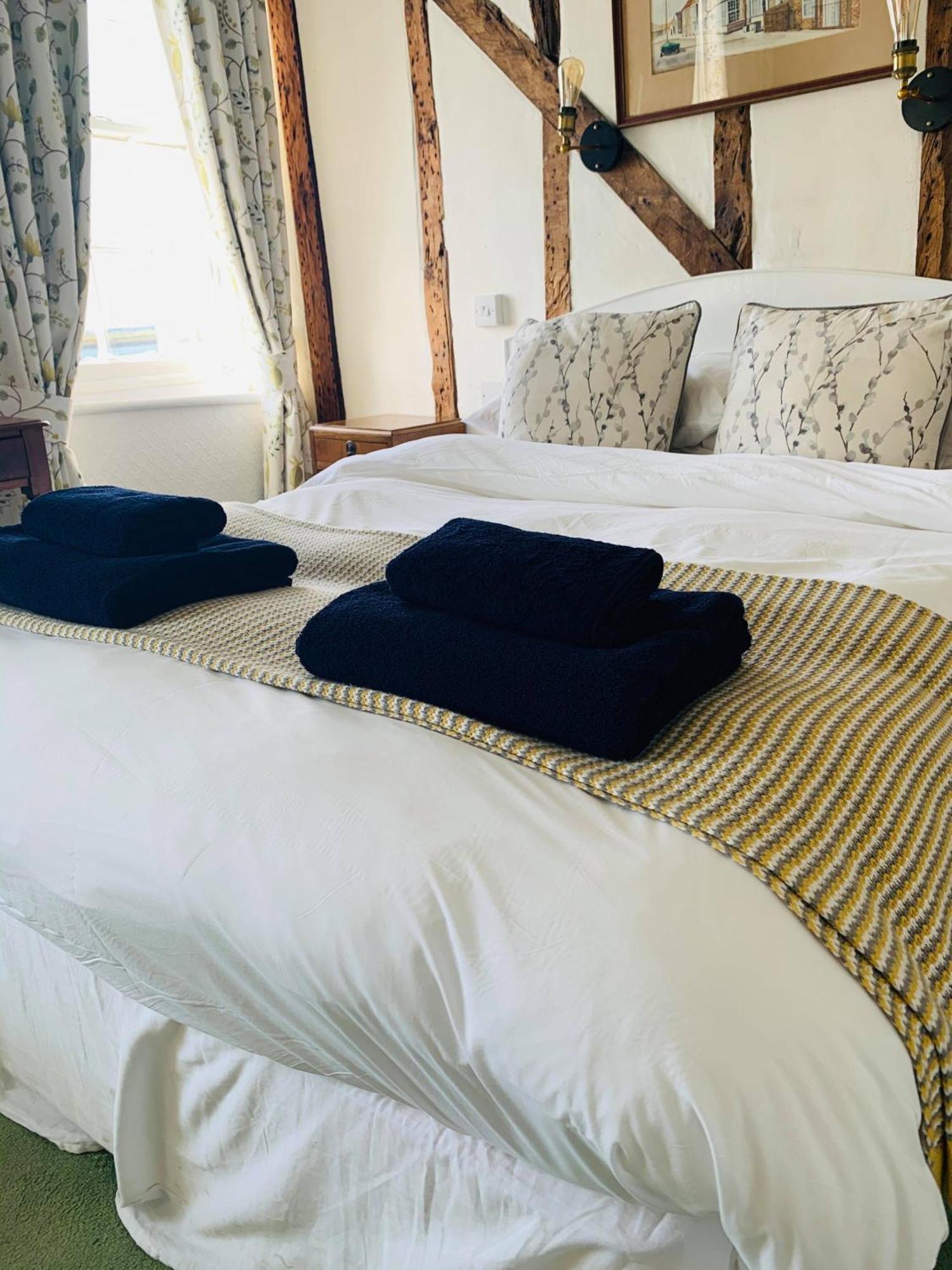 Ye Olde White Harte Hotel Burnham-on-Crouch Room photo